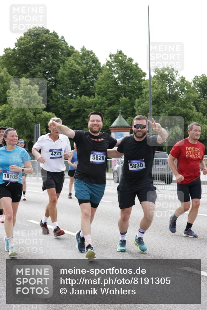 29.06.2025 - hella hamburg halbmarathon Jannik Wohlers http://msf.ph/oto/8191305 29.06.2025 10:24:14 Lombardsbrücke 1352, 1395, 2280, 2944, 3053, 3099, 3113, 3132, 3421, 3786, 4111, 4221, 5138, 5829, 5830, 6261, 6570, 10907, 11651, 11816, 11817, 12070, 12303, 13111, 13113, 13380, 13638, 14143, 14898, 15796, 15975, 17535, 18105, 19080 meine-sportfotos.de