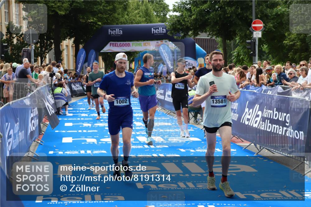 29.06.2025 - hella hamburg halbmarathon Zöllner http://msf.ph/oto/8191314 29.06.2025 10:34:28 Ziel 1002, 5550, 6305, 9686, 13618, 16417, 18099 meine-sportfotos.de