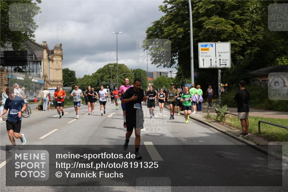 29.06.2025 - hella hamburg halbmarathon Yannick Fuchs http://msf.ph/oto/8191325 29.06.2025 10:43:58 20KM 2516, 2788, 2878, 3414, 3543, 3562, 3692, 4247, 5447, 5978, 6115, 6125, 6282, 7100, 7332, 7657, 8437, 8454, 8576, 8689, 8813, 8899, 8921, 9031, 9200, 9491, 9551, 9597, 9723, 9965, 10189, 10480, 11339, 11975, 12035, 12203, 12271, 12733, 13159, 13225, 13463, 13690, 13976, 14562, 14794, 14838, 15519, 15620, 15966, 16403, 16738, 16843, 16877, 17001, 17282, 17753, 17908, 18350, 18926, 18960, 19109 meine-sportfotos.de