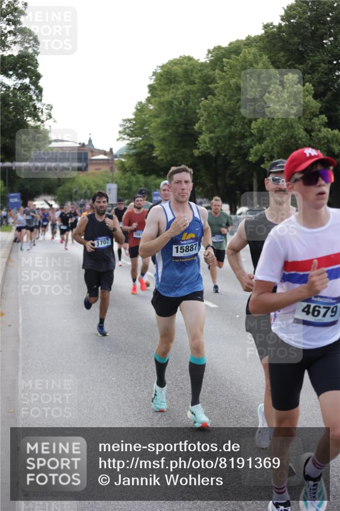 29.06.2025 - hella hamburg halbmarathon Jannik Wohlers http://msf.ph/oto/8191369 29.06.2025 09:45:11 Lombardsbrücke 57, 1707, 1990, 2689, 3043, 4129, 4679, 4698, 4749, 5328, 5746, 5826, 6358, 7389, 7481, 7651, 7723, 8190, 8209, 8883, 9571, 9634, 10017, 10876, 11120, 11413, 11857, 12234, 12308, 12691, 12988, 13066, 13618, 14028, 14395, 14466, 14784, 15621, 15826, 15887, 16712, 17151, 17191, 17197, 17802, 18099, 18102, 18177, 19202, 19203 meine-sportfotos.de