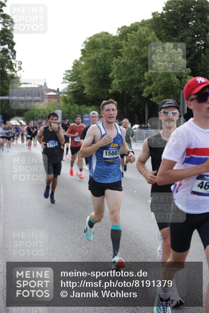 29.06.2025 - hella hamburg halbmarathon Jannik Wohlers http://msf.ph/oto/8191379 29.06.2025 09:45:11 Lombardsbrücke 57, 1707, 1990, 2689, 3043, 4129, 4679, 4698, 4749, 5328, 5746, 5826, 6358, 7389, 7481, 7651, 7723, 8190, 8209, 8883, 9571, 9634, 10017, 10876, 11120, 11413, 11857, 12234, 12308, 12691, 12988, 13066, 13618, 14028, 14395, 14466, 14784, 15621, 15826, 15887, 16712, 17151, 17191, 17197, 17802, 18099, 18102, 18177, 19202, 19203 meine-sportfotos.de