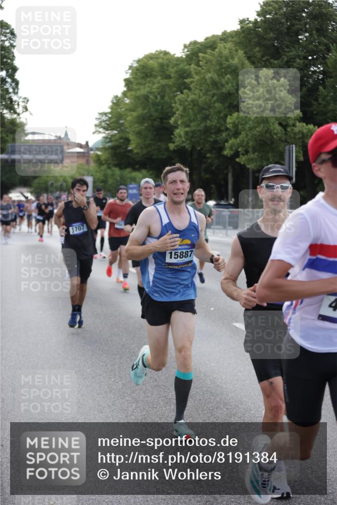 29.06.2025 - hella hamburg halbmarathon Jannik Wohlers http://msf.ph/oto/8191384 29.06.2025 09:45:11 Lombardsbrücke 57, 1707, 1990, 2689, 3043, 4129, 4679, 4698, 4749, 5328, 5746, 5826, 6358, 7389, 7481, 7651, 7723, 8190, 8209, 8883, 9571, 9634, 10017, 10876, 11120, 11413, 11857, 12234, 12308, 12691, 12988, 13066, 13618, 14028, 14395, 14466, 14784, 15621, 15826, 15887, 16712, 17151, 17191, 17197, 17802, 18099, 18102, 18177, 19202, 19203 meine-sportfotos.de
