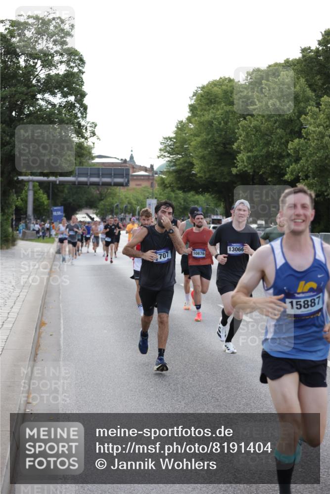 29.06.2025 - hella hamburg halbmarathon Jannik Wohlers http://msf.ph/oto/8191404 29.06.2025 09:45:11 Lombardsbrücke 57, 1707, 1990, 2689, 3043, 4129, 4679, 4698, 4749, 5328, 5746, 5826, 6358, 7389, 7481, 7651, 7723, 8190, 8209, 8883, 9571, 9634, 10017, 10876, 11120, 11413, 11857, 12234, 12308, 12691, 12988, 13066, 13618, 14028, 14395, 14466, 14784, 15621, 15826, 15887, 16712, 17151, 17191, 17197, 17802, 18099, 18102, 18177, 19202, 19203 meine-sportfotos.de