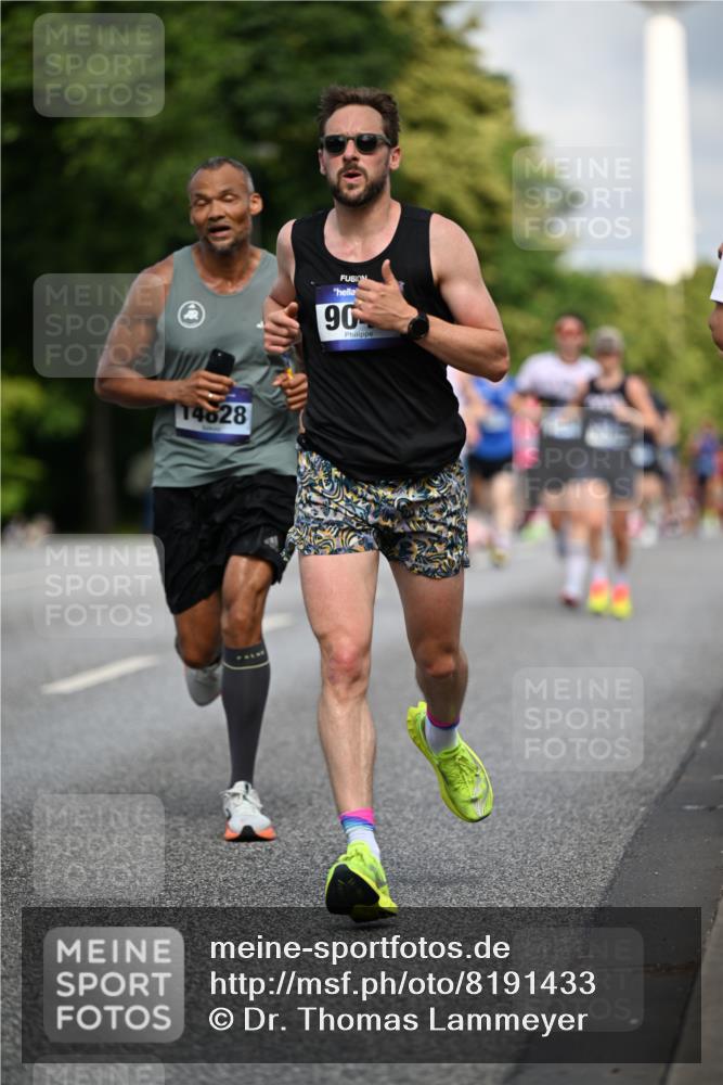 29.06.2025 - hella hamburg halbmarathon Dr. Thomas Lammeyer http://msf.ph/oto/8191433 29.06.2025 09:47:37 Kennedybrücke 1065, 2879, 3075, 3968, 4678, 5344, 7231, 7349, 7793, 8975, 9047, 10106, 10173, 10790 meine-sportfotos.de