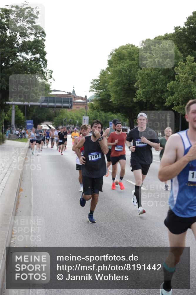 29.06.2025 - hella hamburg halbmarathon Jannik Wohlers http://msf.ph/oto/8191442 29.06.2025 09:45:12 Lombardsbrücke 57, 1707, 1990, 2689, 3043, 4129, 4679, 4698, 4749, 5328, 5826, 6358, 7389, 7481, 7651, 8190, 9571, 9634, 10017, 10876, 11120, 11857, 12234, 12308, 12691, 12988, 13066, 13618, 14028, 14395, 14466, 14784, 15826, 15887, 16712, 17151, 17191, 17197, 17802, 18099, 18102, 18177 meine-sportfotos.de