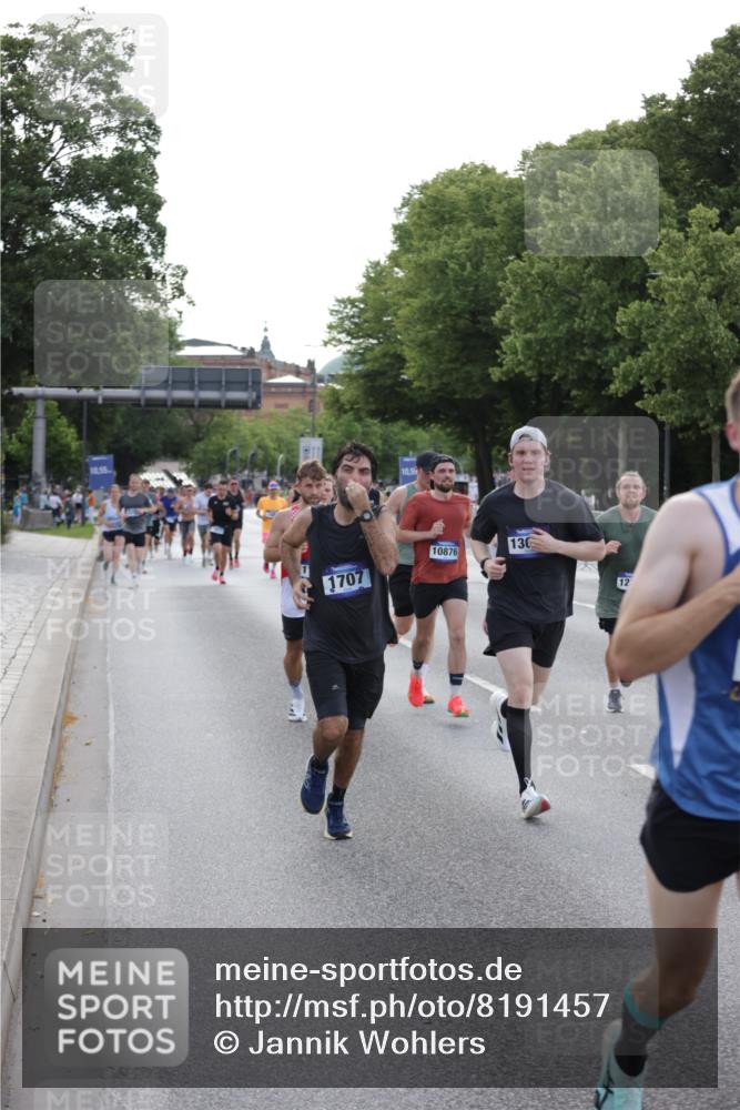29.06.2025 - hella hamburg halbmarathon Jannik Wohlers http://msf.ph/oto/8191457 29.06.2025 09:45:12 Lombardsbrücke 57, 1707, 1990, 2689, 3043, 4129, 4679, 4698, 4749, 5328, 5826, 6358, 7389, 7481, 7651, 8190, 9571, 9634, 10017, 10876, 11120, 11857, 12234, 12308, 12691, 12988, 13066, 13618, 14028, 14395, 14466, 14784, 15826, 15887, 16712, 17151, 17191, 17197, 17802, 18099, 18102, 18177 meine-sportfotos.de