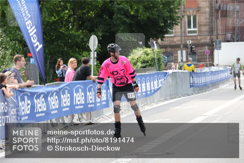 29.06.2025 - hella hamburg halbmarathon Strokosch-Dieckow http://msf.ph/oto/8191474 29.06.2025 09:32:52 Ziel 20137 meine-sportfotos.de