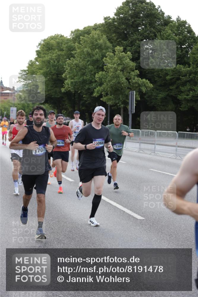 29.06.2025 - hella hamburg halbmarathon Jannik Wohlers http://msf.ph/oto/8191478 29.06.2025 09:45:12 Lombardsbrücke 57, 1707, 1990, 2689, 3043, 4129, 4679, 4698, 4749, 5328, 5826, 6358, 7389, 7481, 7651, 8190, 9571, 9634, 10017, 10876, 11120, 11857, 12234, 12308, 12691, 12988, 13066, 13618, 14028, 14395, 14466, 14784, 15826, 15887, 16712, 17151, 17191, 17197, 17802, 18099, 18102, 18177 meine-sportfotos.de