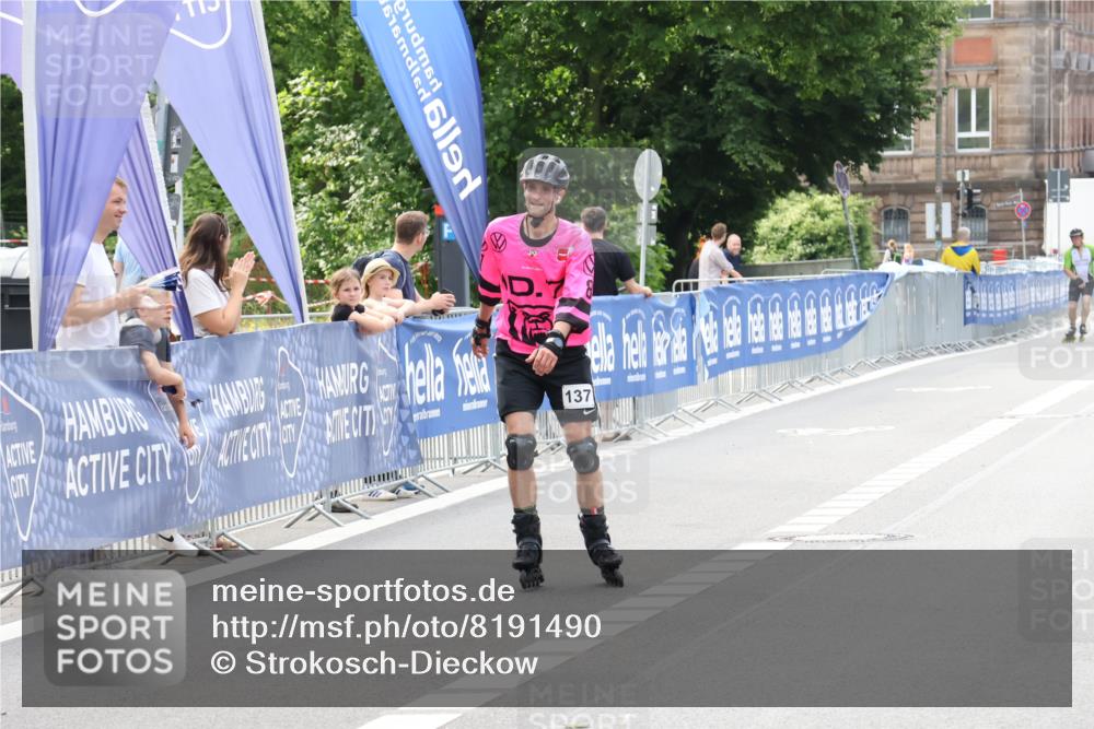 29.06.2025 - hella hamburg halbmarathon Strokosch-Dieckow http://msf.ph/oto/8191490 29.06.2025 09:32:55 Ziel 20137 meine-sportfotos.de