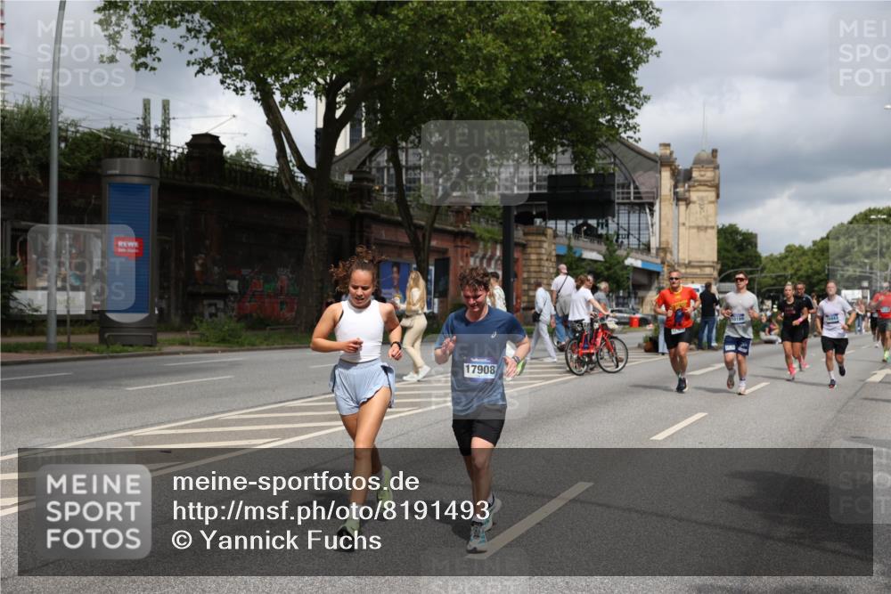 29.06.2025 - hella hamburg halbmarathon Yannick Fuchs http://msf.ph/oto/8191493 29.06.2025 10:43:59 20KM 1216, 2516, 2788, 2878, 3414, 3543, 3562, 3692, 4247, 4933, 5447, 5978, 6115, 6125, 6282, 7100, 7332, 7657, 8437, 8454, 8576, 8689, 8813, 8899, 8921, 9031, 9200, 9491, 9551, 9597, 9723, 9965, 10189, 10480, 11339, 11975, 12035, 12203, 12271, 12733, 13159, 13225, 13463, 13690, 13976, 14562, 14794, 14838, 15519, 15620, 15966, 16403, 16738, 16843, 16877, 16887, 17001, 17282, 17908, 18350, 18451, 18926, 18960, 19109 meine-sportfotos.de