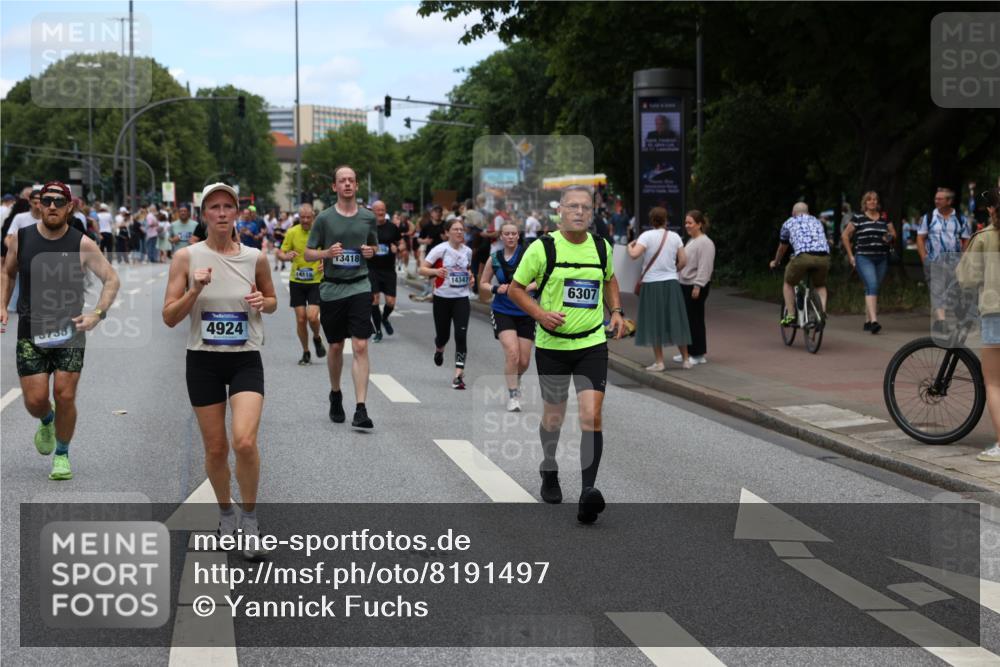 29.06.2025 - hella hamburg halbmarathon Yannick Fuchs http://msf.ph/oto/8191497 29.06.2025 11:21:55 20KM 1836, 2294, 2489, 2831, 2832, 3424, 3707, 3728, 3731, 3822, 4164, 4289, 4597, 4807, 4924, 5625, 6049, 6307, 6578, 6620, 6724, 7013, 7295, 8083, 8538, 8738, 9078, 9108, 9598, 9603, 10013, 10240, 10354, 10435, 10907, 11269, 11859, 12216, 12319, 12663, 12710, 13418, 14118, 14347, 14770, 15024, 16251, 16381, 17224, 17495, 17513, 17944 meine-sportfotos.de