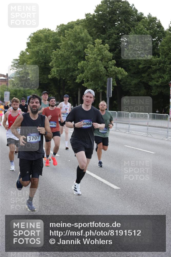 29.06.2025 - hella hamburg halbmarathon Jannik Wohlers http://msf.ph/oto/8191512 29.06.2025 09:45:12 Lombardsbrücke 57, 1707, 1990, 2689, 3043, 4129, 4679, 4698, 4749, 5328, 5826, 6358, 7389, 7481, 7651, 8190, 9571, 9634, 10017, 10876, 11120, 11857, 12234, 12308, 12691, 12988, 13066, 13618, 14028, 14395, 14466, 14784, 15826, 15887, 16712, 17151, 17191, 17197, 17802, 18099, 18102, 18177 meine-sportfotos.de