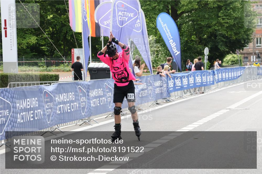 29.06.2025 - hella hamburg halbmarathon Strokosch-Dieckow http://msf.ph/oto/8191522 29.06.2025 09:32:57 Ziel 20137 meine-sportfotos.de