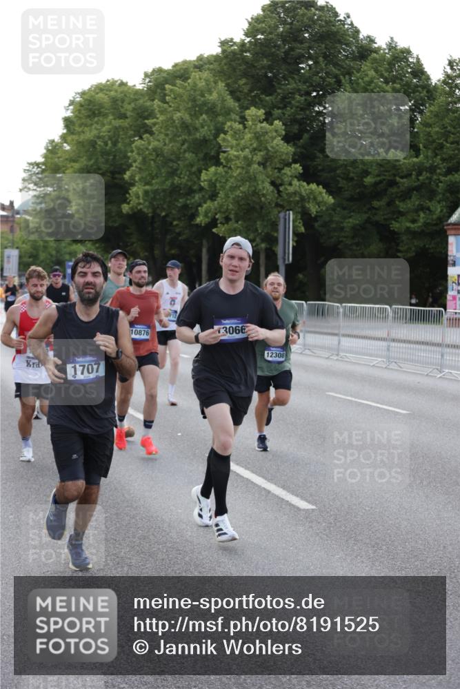 29.06.2025 - hella hamburg halbmarathon Jannik Wohlers http://msf.ph/oto/8191525 29.06.2025 09:45:12 Lombardsbrücke 57, 1707, 1990, 2689, 3043, 4129, 4679, 4698, 4749, 5328, 5826, 6358, 7389, 7481, 7651, 8190, 9571, 9634, 10017, 10876, 11120, 11857, 12234, 12308, 12691, 12988, 13066, 13618, 14028, 14395, 14466, 14784, 15826, 15887, 16712, 17151, 17191, 17197, 17802, 18099, 18102, 18177 meine-sportfotos.de