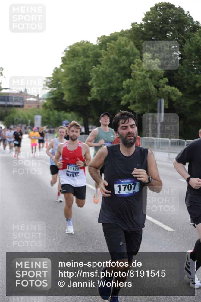 29.06.2025 - hella hamburg halbmarathon Jannik Wohlers http://msf.ph/oto/8191545 29.06.2025 09:45:13 Lombardsbrücke 57, 1707, 2689, 4129, 4679, 4698, 4749, 5826, 6358, 7389, 7481, 8190, 9571, 9634, 10017, 10876, 11120, 11857, 12234, 12308, 12691, 12988, 13066, 13618, 14028, 14395, 14466, 14622, 14784, 15826, 15887, 16712, 16724, 16755, 17151, 17191, 17197, 17802, 18099, 18177 meine-sportfotos.de