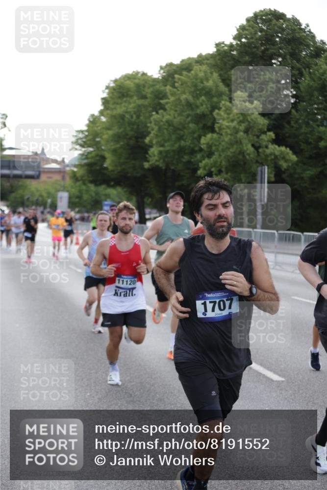 29.06.2025 - hella hamburg halbmarathon Jannik Wohlers http://msf.ph/oto/8191552 29.06.2025 09:45:13 Lombardsbrücke 57, 1707, 2689, 4129, 4679, 4698, 4749, 5826, 6358, 7389, 7481, 8190, 9571, 9634, 10017, 10876, 11120, 11857, 12234, 12308, 12691, 12988, 13066, 13618, 14028, 14395, 14466, 14622, 14784, 15826, 15887, 16712, 16724, 16755, 17151, 17191, 17197, 17802, 18099, 18177 meine-sportfotos.de