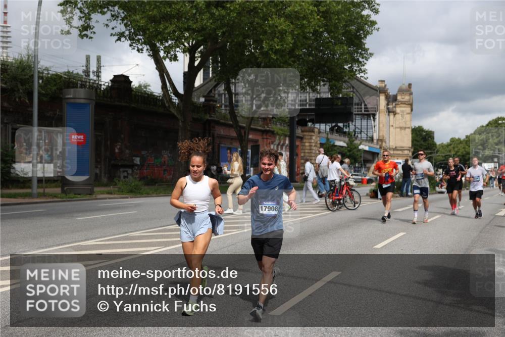 29.06.2025 - hella hamburg halbmarathon Yannick Fuchs http://msf.ph/oto/8191556 29.06.2025 10:43:59 20KM 1216, 2516, 2788, 2878, 3414, 3543, 3562, 3692, 4247, 4933, 5447, 5978, 6115, 6125, 6282, 7100, 7332, 7657, 8437, 8454, 8576, 8689, 8813, 8899, 8921, 9031, 9200, 9491, 9551, 9597, 9723, 9965, 10189, 10480, 11339, 11975, 12035, 12203, 12271, 12733, 13159, 13225, 13463, 13690, 13976, 14562, 14794, 14838, 15519, 15620, 15966, 16403, 16738, 16843, 16877, 16887, 17001, 17282, 17908, 18350, 18451, 18926, 18960, 19109 meine-sportfotos.de