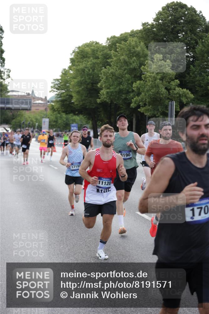 29.06.2025 - hella hamburg halbmarathon Jannik Wohlers http://msf.ph/oto/8191571 29.06.2025 09:45:13 Lombardsbrücke 57, 1707, 2689, 4129, 4679, 4698, 4749, 5826, 6358, 7389, 7481, 8190, 9571, 9634, 10017, 10876, 11120, 11857, 12234, 12308, 12691, 12988, 13066, 13618, 14028, 14395, 14466, 14622, 14784, 15826, 15887, 16712, 16724, 16755, 17151, 17191, 17197, 17802, 18099, 18177 meine-sportfotos.de
