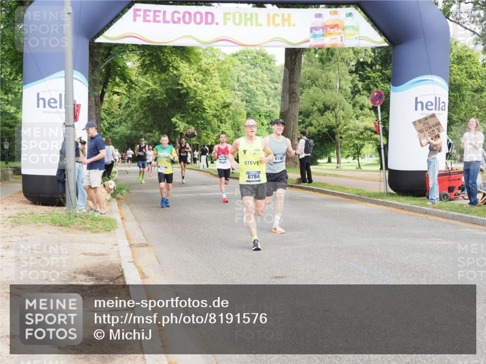 29.06.2025 - hella hamburg halbmarathon MichiJ http://msf.ph/oto/8191576 29.06.2025 10:19:50 Zwischen KM18-KM19 3845, 8190, 8784, 9634, 10270, 15507, 18422 meine-sportfotos.de