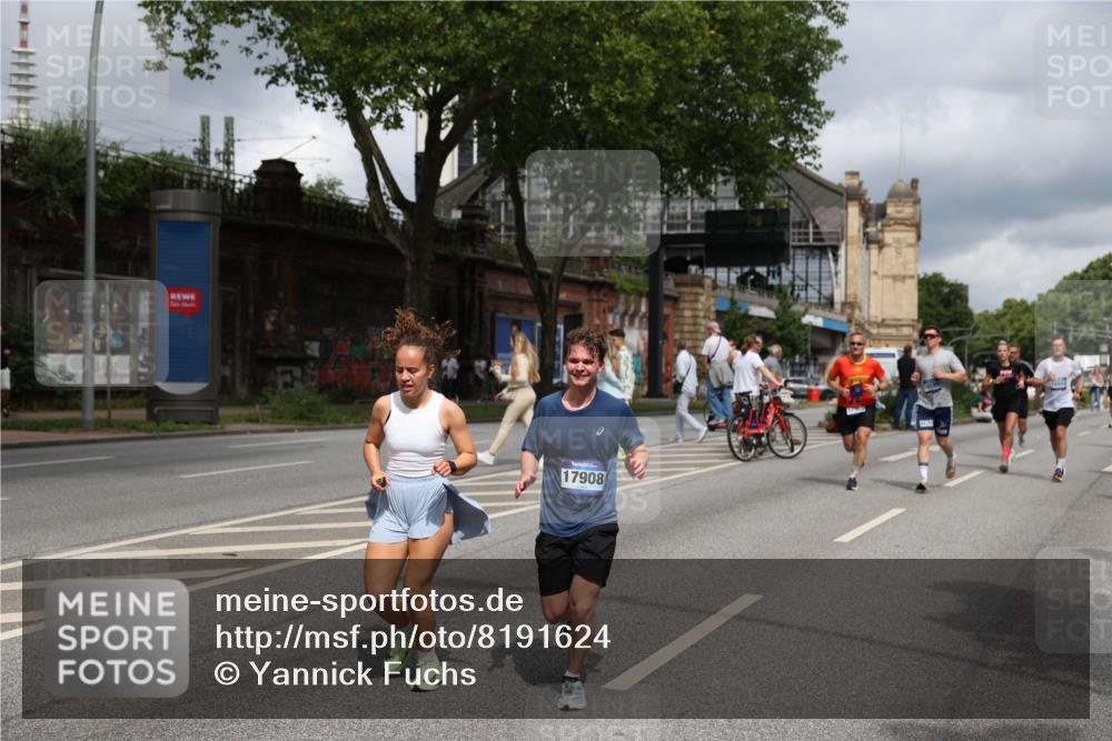 29.06.2025 - hella hamburg halbmarathon Yannick Fuchs http://msf.ph/oto/8191624 29.06.2025 10:43:59 20KM 1216, 2516, 2788, 2878, 3414, 3543, 3562, 3692, 4247, 4933, 5447, 5978, 6115, 6125, 6282, 7100, 7332, 7657, 8437, 8454, 8576, 8689, 8813, 8899, 8921, 9031, 9200, 9491, 9551, 9597, 9723, 9965, 10189, 10480, 11339, 11975, 12035, 12203, 12271, 12733, 13159, 13225, 13463, 13690, 13976, 14562, 14794, 14838, 15519, 15620, 15966, 16403, 16738, 16843, 16877, 16887, 17001, 17282, 17908, 18350, 18451, 18926, 18960, 19109 meine-sportfotos.de