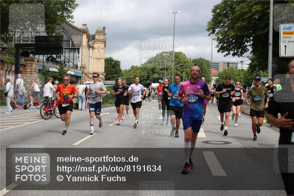 29.06.2025 - hella hamburg halbmarathon Yannick Fuchs http://msf.ph/oto/8191634 29.06.2025 10:44:00 20KM 1216, 2516, 2788, 2878, 3414, 3543, 3562, 3692, 3852, 4247, 4933, 5447, 5978, 6115, 6125, 6282, 7100, 7657, 8437, 8454, 8576, 8689, 8813, 8899, 8921, 9031, 9200, 9303, 9491, 9551, 9597, 9723, 9965, 10189, 10480, 11339, 11975, 12035, 12203, 12271, 12733, 13159, 13225, 13463, 13690, 13976, 14562, 14794, 14838, 15519, 15620, 15966, 16000, 16403, 16738, 16843, 16877, 16887, 17001, 17282, 17908, 18229, 18350, 18451, 18926, 18960, 19109 meine-sportfotos.de