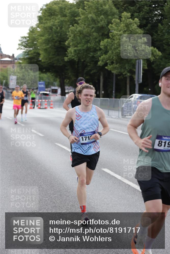 29.06.2025 - hella hamburg halbmarathon Jannik Wohlers http://msf.ph/oto/8191717 29.06.2025 09:45:15 Lombardsbrücke 57, 1686, 1707, 2689, 4129, 4679, 4698, 4749, 5550, 6358, 7389, 7965, 8190, 9571, 9634, 10017, 10876, 11120, 12308, 12691, 12988, 13066, 13618, 14028, 14395, 14466, 14622, 14784, 15826, 15887, 16712, 16724, 16755, 17151, 17191, 17197, 17802, 18099, 18177 meine-sportfotos.de