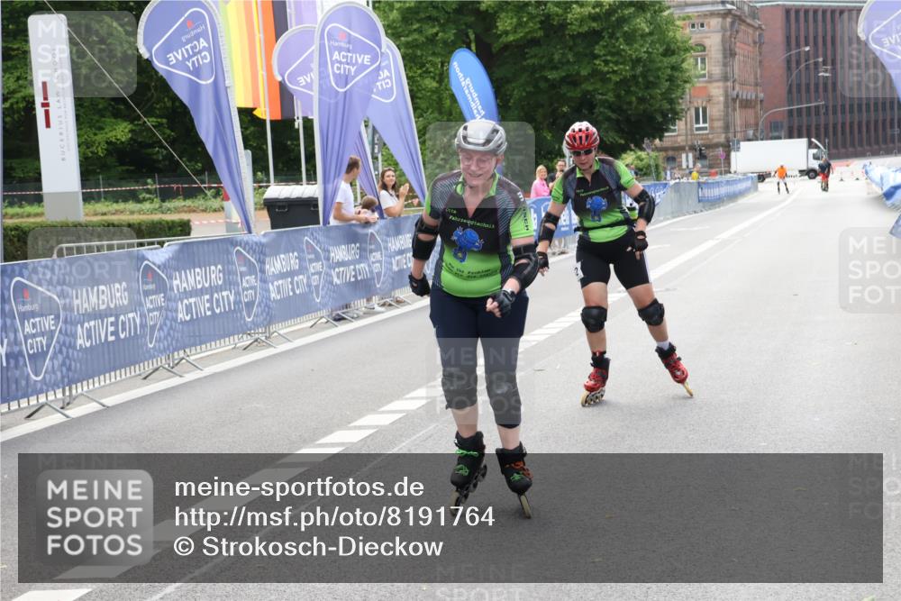 29.06.2025 - hella hamburg halbmarathon Strokosch-Dieckow http://msf.ph/oto/8191764 29.06.2025 09:33:19 Ziel 20035, 20042 meine-sportfotos.de