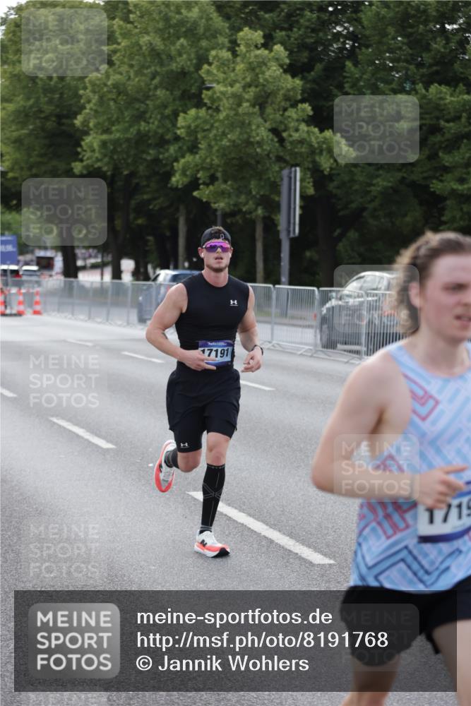 29.06.2025 - hella hamburg halbmarathon Jannik Wohlers http://msf.ph/oto/8191768 29.06.2025 09:45:15 Lombardsbrücke 57, 1686, 1707, 2689, 4129, 4679, 4698, 4749, 5550, 6358, 7389, 7965, 8190, 9571, 9634, 10017, 10876, 11120, 12308, 12691, 12988, 13066, 13618, 14028, 14395, 14466, 14622, 14784, 15826, 15887, 16712, 16724, 16755, 17151, 17191, 17197, 17802, 18099, 18177 meine-sportfotos.de