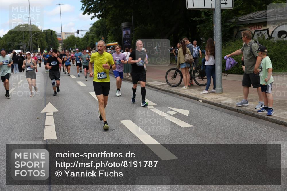 29.06.2025 - hella hamburg halbmarathon Yannick Fuchs http://msf.ph/oto/8191787 29.06.2025 11:22:00 20KM 1836, 2294, 2831, 2832, 2919, 3424, 3560, 3707, 3728, 3731, 3822, 4164, 4289, 4597, 4807, 4924, 5546, 5625, 6049, 6307, 6578, 6620, 6625, 6724, 6820, 7013, 7295, 8083, 8303, 8538, 8738, 9078, 9108, 9598, 9603, 10435, 10907, 11859, 12216, 12319, 12460, 12461, 12663, 12710, 13418, 13724, 14118, 14347, 14770, 15878, 16251, 17495, 17513, 17944, 18371 meine-sportfotos.de