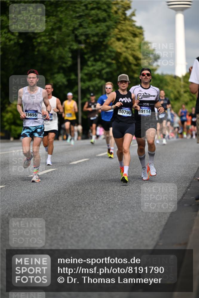 29.06.2025 - hella hamburg halbmarathon Dr. Thomas Lammeyer http://msf.ph/oto/8191790 29.06.2025 09:47:40 Kennedybrücke 1065, 2879, 3075, 3845, 3968, 4678, 5344, 7231, 7349, 7793, 8975, 9047, 10106, 10173, 10790 meine-sportfotos.de