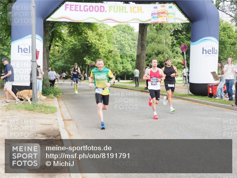29.06.2025 - hella hamburg halbmarathon MichiJ http://msf.ph/oto/8191791 29.06.2025 10:19:52 Zwischen KM18-KM19 3845, 8190, 8318, 8784, 9634, 10270, 18422 meine-sportfotos.de