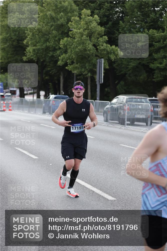 29.06.2025 - hella hamburg halbmarathon Jannik Wohlers http://msf.ph/oto/8191796 29.06.2025 09:45:16 Lombardsbrücke 1686, 1707, 2689, 4129, 4679, 4698, 4749, 5187, 5550, 6358, 7389, 7965, 8190, 10017, 10876, 11120, 12232, 12308, 12691, 12988, 13066, 13618, 14395, 14466, 14549, 14622, 14784, 15826, 15887, 16712, 16724, 16755, 17151, 17191, 17197, 17802, 18099, 18177 meine-sportfotos.de