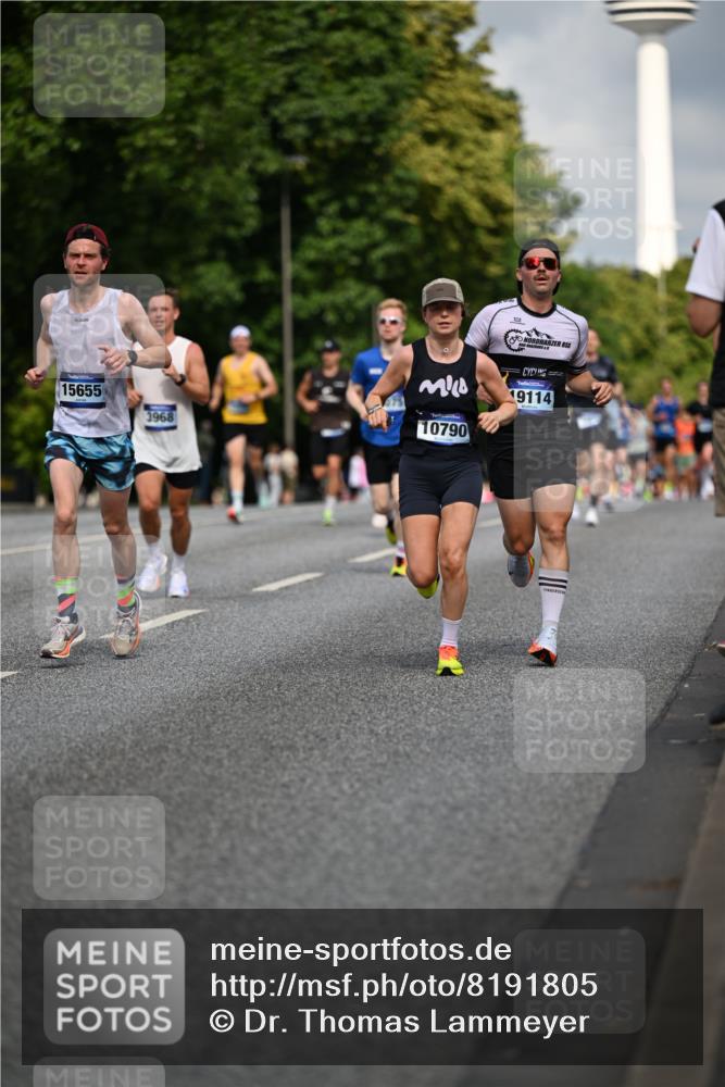 29.06.2025 - hella hamburg halbmarathon Dr. Thomas Lammeyer http://msf.ph/oto/8191805 29.06.2025 09:47:40 Kennedybrücke 1065, 2879, 3075, 3845, 3968, 4678, 5344, 7231, 7349, 7793, 8975, 9047, 10106, 10173, 10790 meine-sportfotos.de