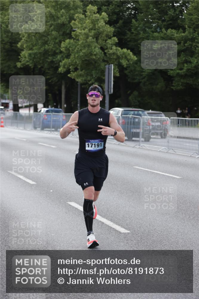 29.06.2025 - hella hamburg halbmarathon Jannik Wohlers http://msf.ph/oto/8191873 29.06.2025 09:45:16 Lombardsbrücke 1686, 1707, 2689, 4129, 4679, 4698, 4749, 5187, 5550, 6358, 7389, 7965, 8190, 10017, 10876, 11120, 12232, 12308, 12691, 12988, 13066, 13618, 14395, 14466, 14549, 14622, 14784, 15826, 15887, 16712, 16724, 16755, 17151, 17191, 17197, 17802, 18099, 18177 meine-sportfotos.de