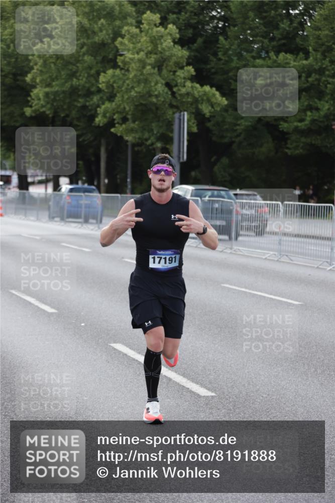 29.06.2025 - hella hamburg halbmarathon Jannik Wohlers http://msf.ph/oto/8191888 29.06.2025 09:45:16 Lombardsbrücke 1686, 1707, 2689, 4129, 4679, 4698, 4749, 5187, 5550, 6358, 7389, 7965, 8190, 10017, 10876, 11120, 12232, 12308, 12691, 12988, 13066, 13618, 14395, 14466, 14549, 14622, 14784, 15826, 15887, 16712, 16724, 16755, 17151, 17191, 17197, 17802, 18099, 18177 meine-sportfotos.de