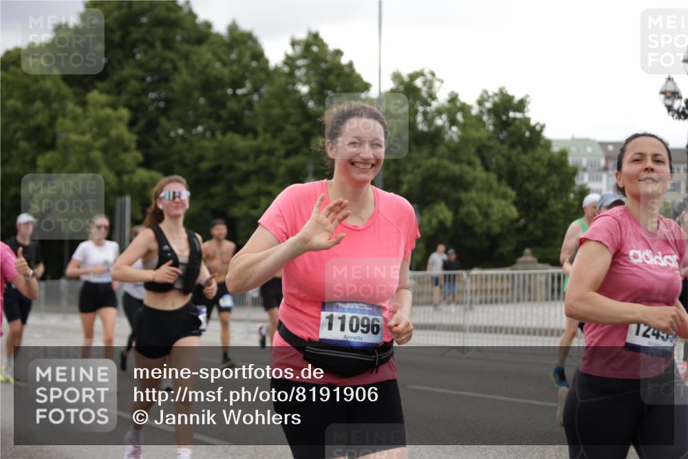 29.06.2025 - hella hamburg halbmarathon Jannik Wohlers http://msf.ph/oto/8191906 29.06.2025 11:13:18 Lombardsbrücke 1077, 1238, 2093, 2847, 4071, 4098, 4780, 4987, 5591, 5592, 6006, 6480, 6505, 6730, 8179, 8396, 8630, 8736, 8737, 8951, 8961, 10134, 10137, 10909, 11096, 11215, 11964, 12455, 12804, 12805, 13217, 13325, 13337, 13696, 13763, 14190, 14220, 14254, 14444, 14781, 14817, 14984, 15449, 15485, 15522, 16207, 16694, 18398, 18783 meine-sportfotos.de