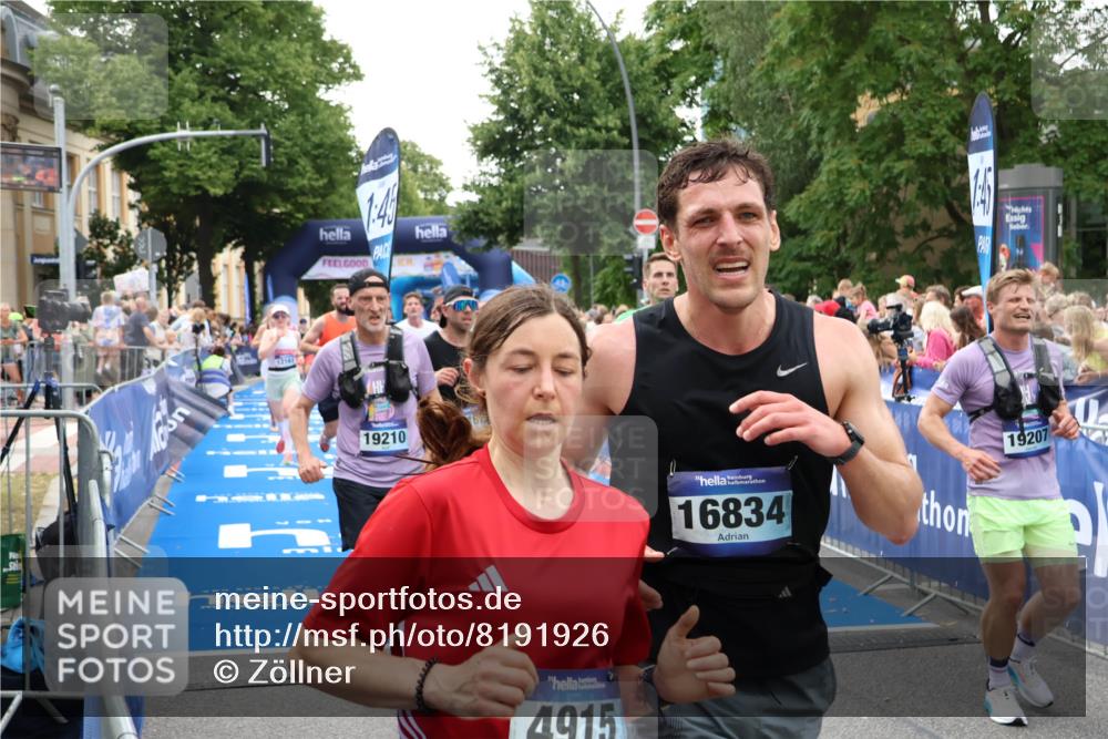 29.06.2025 - hella hamburg halbmarathon Zöllner http://msf.ph/oto/8191926 29.06.2025 10:44:57 Ziel 1424, 1520, 2098, 2890, 3098, 4425, 7056, 7167, 9030, 9720, 12161, 17382, 17406, 18055, 18631, 19207, 19210 meine-sportfotos.de
