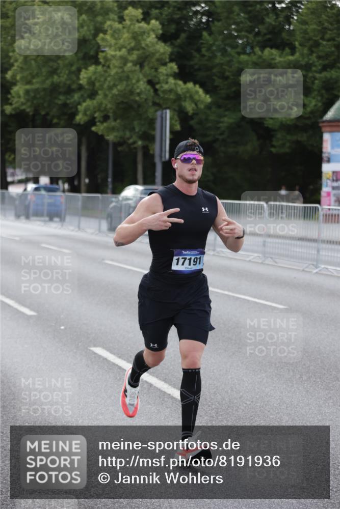 29.06.2025 - hella hamburg halbmarathon Jannik Wohlers http://msf.ph/oto/8191936 29.06.2025 09:45:16 Lombardsbrücke 1686, 1707, 2689, 4129, 4679, 4698, 4749, 5187, 5550, 6358, 7389, 7965, 8190, 10017, 10876, 11120, 12232, 12308, 12691, 12988, 13066, 13618, 14395, 14466, 14549, 14622, 14784, 15826, 15887, 16712, 16724, 16755, 17151, 17191, 17197, 17802, 18099, 18177 meine-sportfotos.de