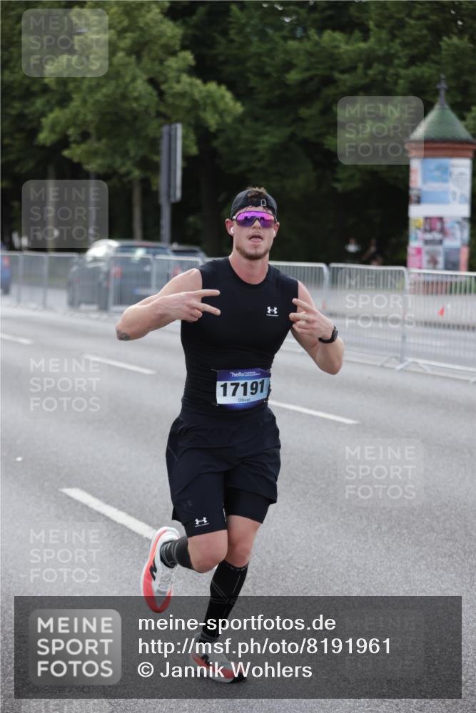29.06.2025 - hella hamburg halbmarathon Jannik Wohlers http://msf.ph/oto/8191961 29.06.2025 09:45:16 Lombardsbrücke 1686, 1707, 2689, 4129, 4679, 4698, 4749, 5187, 5550, 6358, 7389, 7965, 8190, 10017, 10876, 11120, 12232, 12308, 12691, 12988, 13066, 13618, 14395, 14466, 14549, 14622, 14784, 15826, 15887, 16712, 16724, 16755, 17151, 17191, 17197, 17802, 18099, 18177 meine-sportfotos.de