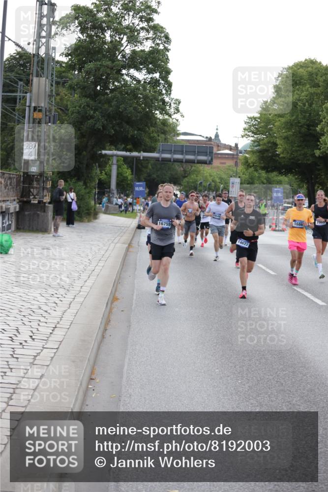 29.06.2025 - hella hamburg halbmarathon Jannik Wohlers http://msf.ph/oto/8192003 29.06.2025 09:45:17 Lombardsbrücke 1686, 1707, 2689, 4129, 4679, 4698, 4749, 5187, 5550, 6358, 7389, 7965, 8190, 10017, 10876, 11120, 12232, 12308, 12691, 12988, 13066, 13343, 13618, 14395, 14466, 14549, 14622, 14784, 15826, 15887, 16712, 16724, 16755, 17117, 17151, 17191, 17197, 17802, 18099, 18135, 18177 meine-sportfotos.de