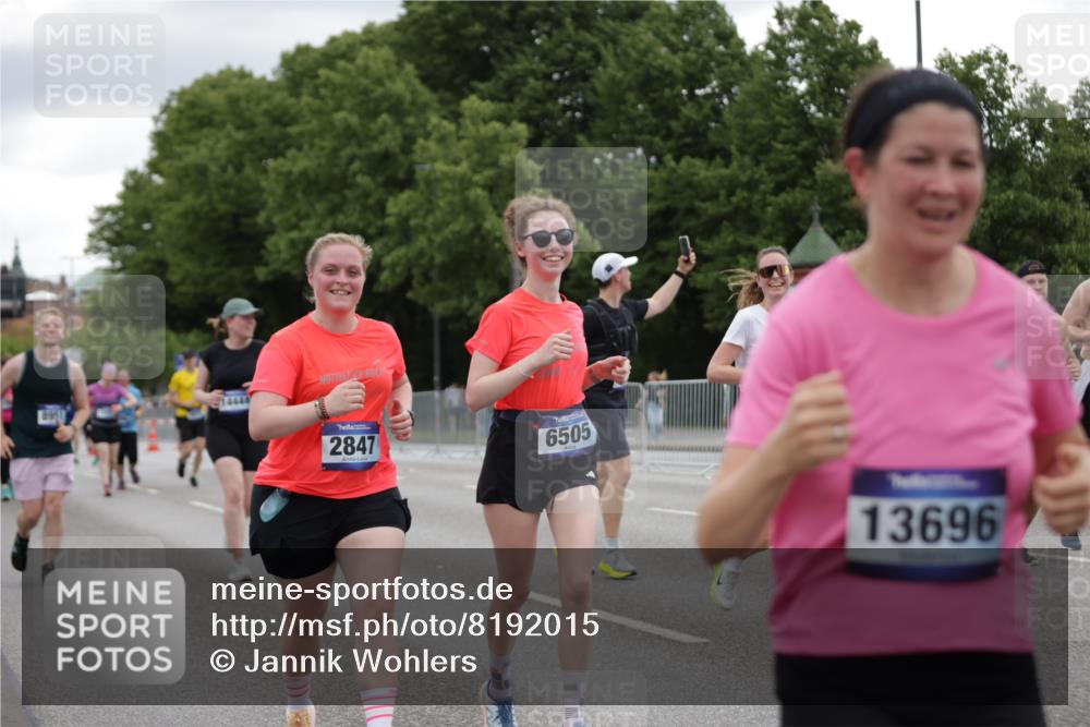 29.06.2025 - hella hamburg halbmarathon Jannik Wohlers http://msf.ph/oto/8192015 29.06.2025 11:13:20 Lombardsbrücke 1077, 1238, 2093, 2847, 4071, 4098, 4780, 4987, 5591, 5592, 6006, 6480, 6505, 6730, 8179, 8736, 8737, 8951, 8961, 10134, 10137, 11096, 11215, 11964, 12455, 12804, 12805, 13217, 13325, 13337, 13696, 13763, 14190, 14220, 14254, 14444, 14781, 14817, 14984, 15449, 15485, 15522, 16207, 16694, 18398, 18783, 19077 meine-sportfotos.de