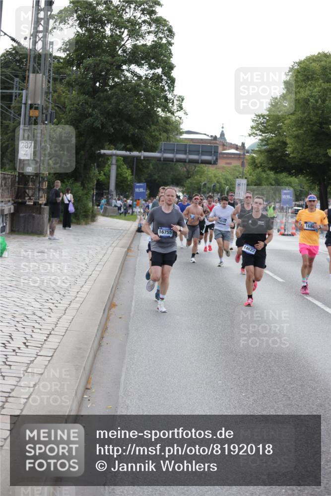29.06.2025 - hella hamburg halbmarathon Jannik Wohlers http://msf.ph/oto/8192018 29.06.2025 09:45:17 Lombardsbrücke 1686, 1707, 2689, 4129, 4679, 4698, 4749, 5187, 5550, 6358, 7389, 7965, 8190, 10017, 10876, 11120, 12232, 12308, 12691, 12988, 13066, 13343, 13618, 14395, 14466, 14549, 14622, 14784, 15826, 15887, 16712, 16724, 16755, 17117, 17151, 17191, 17197, 17802, 18099, 18135, 18177 meine-sportfotos.de