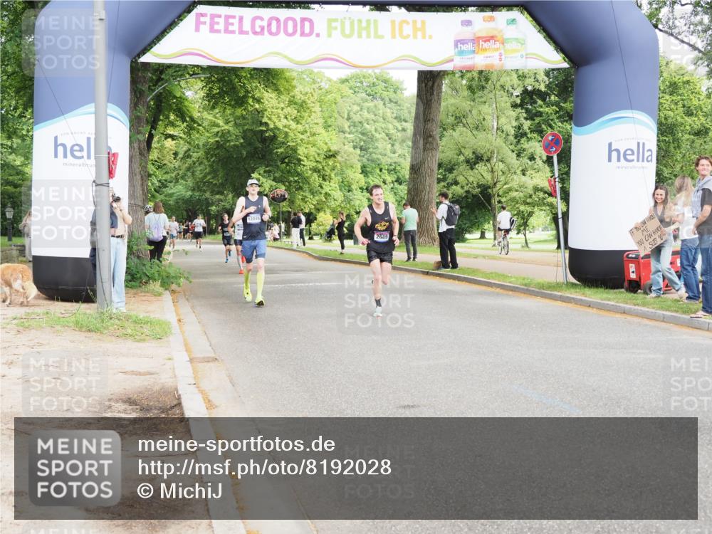 29.06.2025 - hella hamburg halbmarathon MichiJ http://msf.ph/oto/8192028 29.06.2025 10:19:53 Zwischen KM18-KM19 2689, 8190, 8318, 8784, 9634, 10270, 18422 meine-sportfotos.de