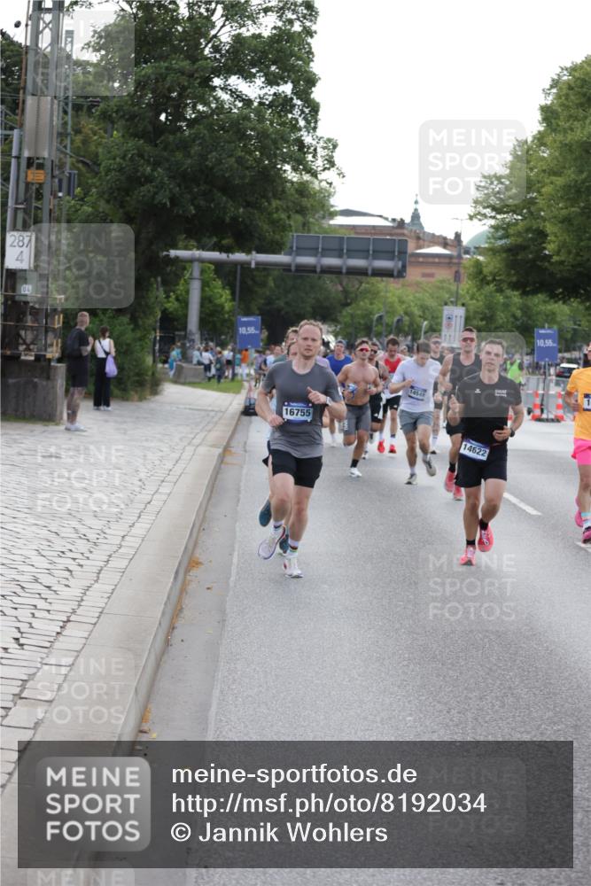 29.06.2025 - hella hamburg halbmarathon Jannik Wohlers http://msf.ph/oto/8192034 29.06.2025 09:45:17 Lombardsbrücke 1686, 1707, 2689, 4129, 4679, 4698, 4749, 5187, 5550, 6358, 7389, 7965, 8190, 10017, 10876, 11120, 12232, 12308, 12691, 12988, 13066, 13343, 13618, 14395, 14466, 14549, 14622, 14784, 15826, 15887, 16712, 16724, 16755, 17117, 17151, 17191, 17197, 17802, 18099, 18135, 18177 meine-sportfotos.de