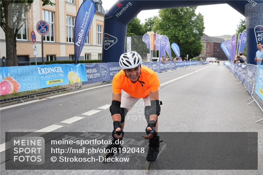 29.06.2025 - hella hamburg halbmarathon Strokosch-Dieckow http://msf.ph/oto/8192048 29.06.2025 09:33:46 Ziel 20119 meine-sportfotos.de