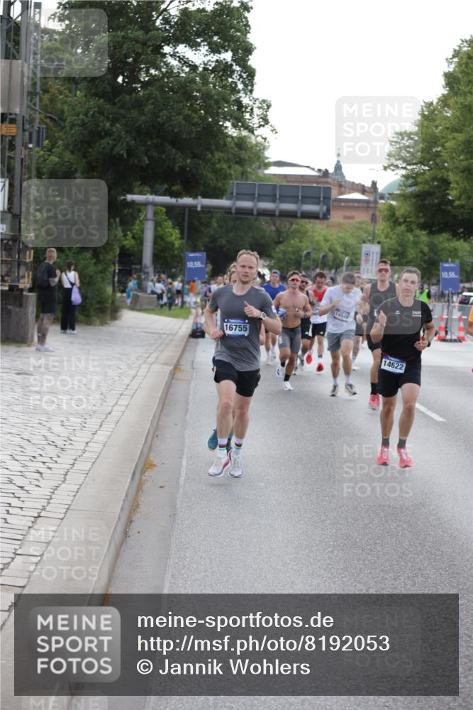 29.06.2025 - hella hamburg halbmarathon Jannik Wohlers http://msf.ph/oto/8192053 29.06.2025 09:45:17 Lombardsbrücke 1686, 1707, 2689, 4129, 4679, 4698, 4749, 5187, 5550, 6358, 7389, 7965, 8190, 10017, 10876, 11120, 12232, 12308, 12691, 12988, 13066, 13343, 13618, 14395, 14466, 14549, 14622, 14784, 15826, 15887, 16712, 16724, 16755, 17117, 17151, 17191, 17197, 17802, 18099, 18135, 18177 meine-sportfotos.de