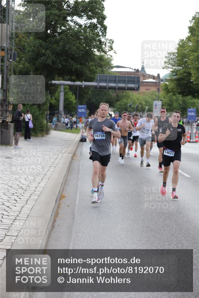 29.06.2025 - hella hamburg halbmarathon Jannik Wohlers http://msf.ph/oto/8192070 29.06.2025 09:45:17 Lombardsbrücke 1686, 1707, 2689, 4129, 4679, 4698, 4749, 5187, 5550, 6358, 7389, 7965, 8190, 10017, 10876, 11120, 12232, 12308, 12691, 12988, 13066, 13343, 13618, 14395, 14466, 14549, 14622, 14784, 15826, 15887, 16712, 16724, 16755, 17117, 17151, 17191, 17197, 17802, 18099, 18135, 18177 meine-sportfotos.de