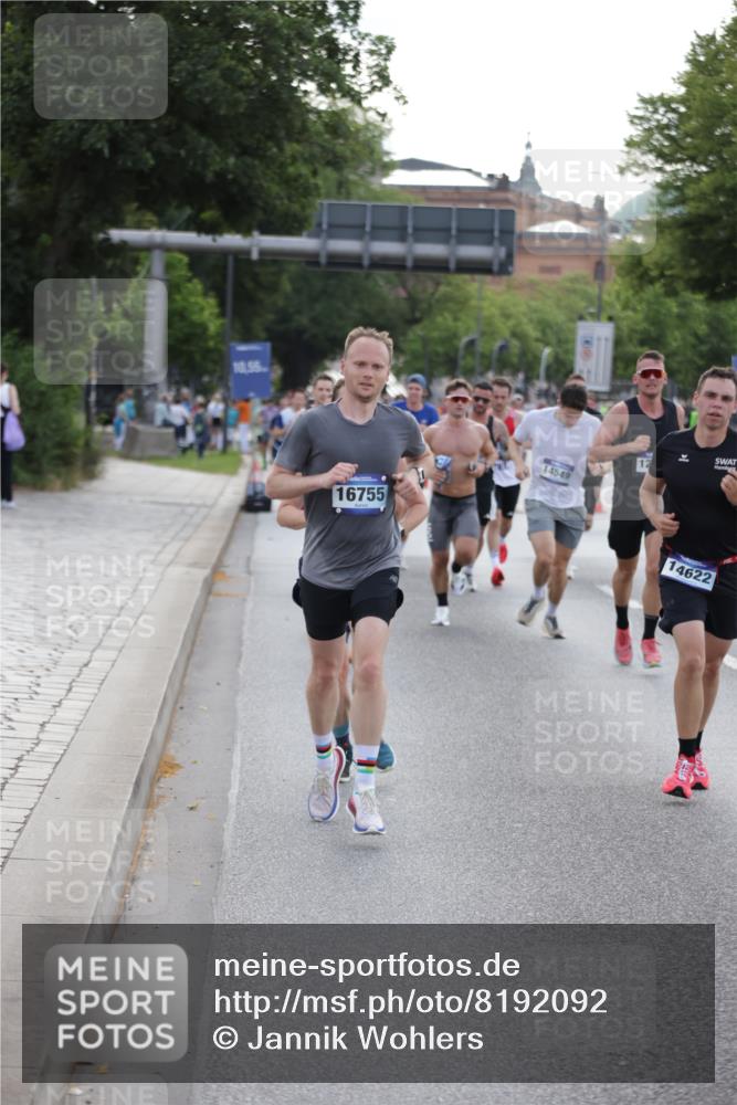 29.06.2025 - hella hamburg halbmarathon Jannik Wohlers http://msf.ph/oto/8192092 29.06.2025 09:45:18 Lombardsbrücke 1686, 1707, 2689, 4129, 4679, 4698, 4749, 5187, 5550, 6358, 6878, 7965, 8190, 10017, 10270, 10484, 10876, 11120, 12232, 12308, 12691, 12988, 13066, 13343, 13618, 13686, 14395, 14466, 14549, 14622, 14784, 15826, 15887, 16712, 16724, 16755, 17117, 17151, 17191, 17197, 18135, 18177 meine-sportfotos.de