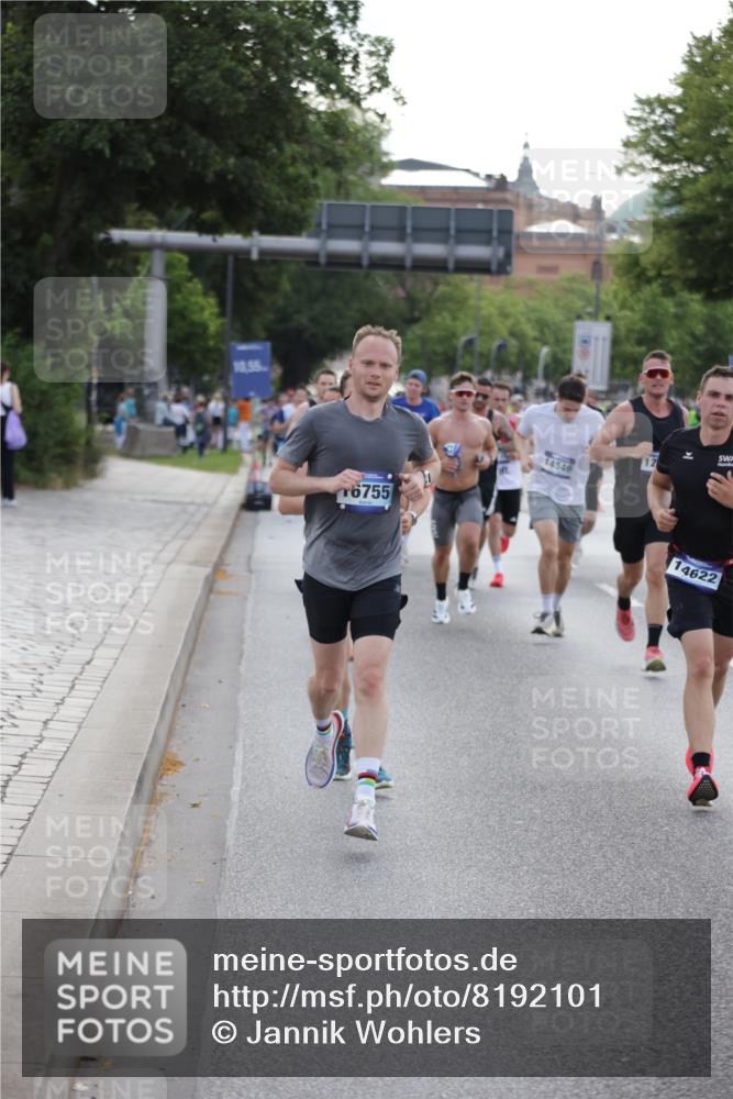 29.06.2025 - hella hamburg halbmarathon Jannik Wohlers http://msf.ph/oto/8192101 29.06.2025 09:45:18 Lombardsbrücke 1686, 1707, 2689, 4129, 4679, 4698, 4749, 5187, 5550, 6358, 6878, 7965, 8190, 10017, 10270, 10484, 10876, 11120, 12232, 12308, 12691, 12988, 13066, 13343, 13618, 13686, 14395, 14466, 14549, 14622, 14784, 15826, 15887, 16712, 16724, 16755, 17117, 17151, 17191, 17197, 18135, 18177 meine-sportfotos.de