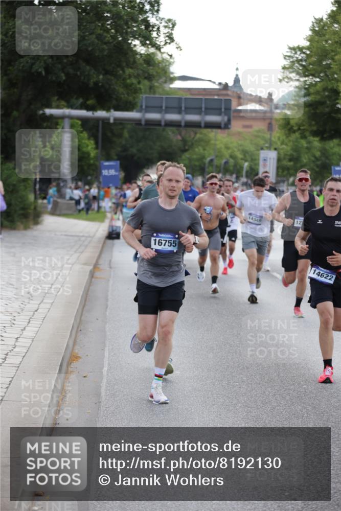29.06.2025 - hella hamburg halbmarathon Jannik Wohlers http://msf.ph/oto/8192130 29.06.2025 09:45:18 Lombardsbrücke 1686, 1707, 2689, 4129, 4679, 4698, 4749, 5187, 5550, 6358, 6878, 7965, 8190, 10017, 10270, 10484, 10876, 11120, 12232, 12308, 12691, 12988, 13066, 13343, 13618, 13686, 14395, 14466, 14549, 14622, 14784, 15826, 15887, 16712, 16724, 16755, 17117, 17151, 17191, 17197, 18135, 18177 meine-sportfotos.de